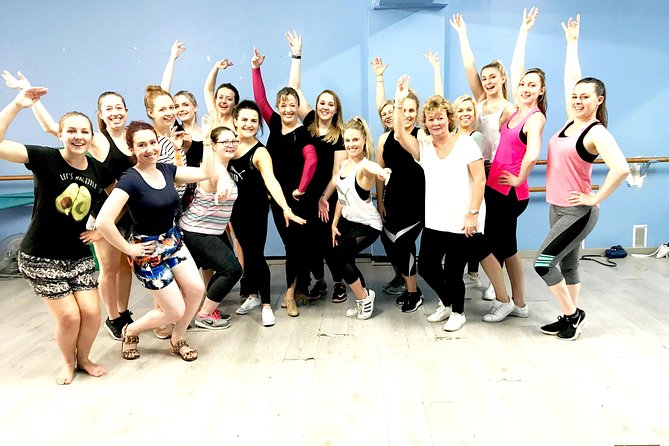 Madrid: 1-Hour Flamenco Class Experience - What you learn: rhythm, claps, footwork, and a short routine
