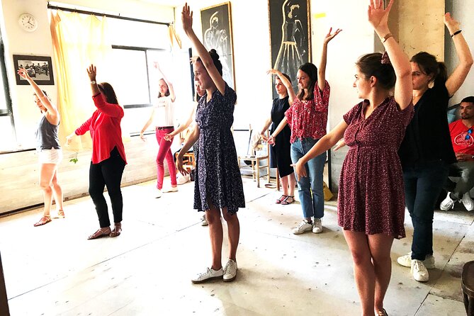 Madrid: 1-Hour Flamenco Class Experience - Private-group setup and the Saturday 6:00 P.M. option