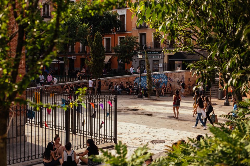 Madrid: 2-Hour Private City Tour Off the Beaten Track - Beer and Surprise Tapas: A Simple Included Payoff