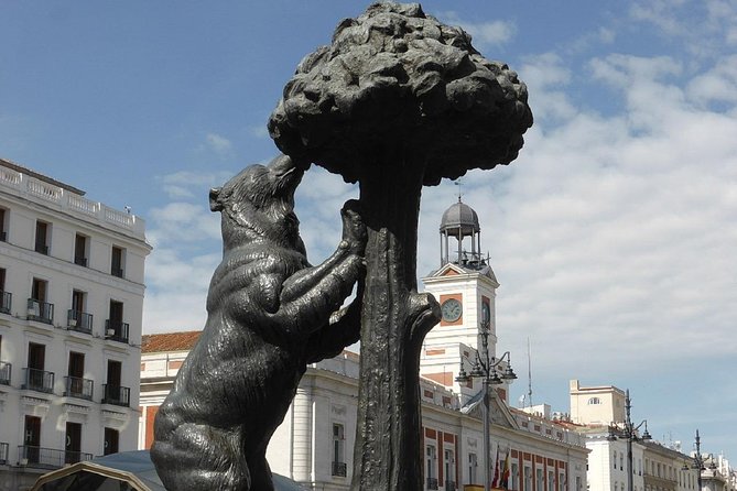 Madrid 2 Hours Private Walking Tour with Guide - Stop 5: Puerta del Sol and the famous end-year clock