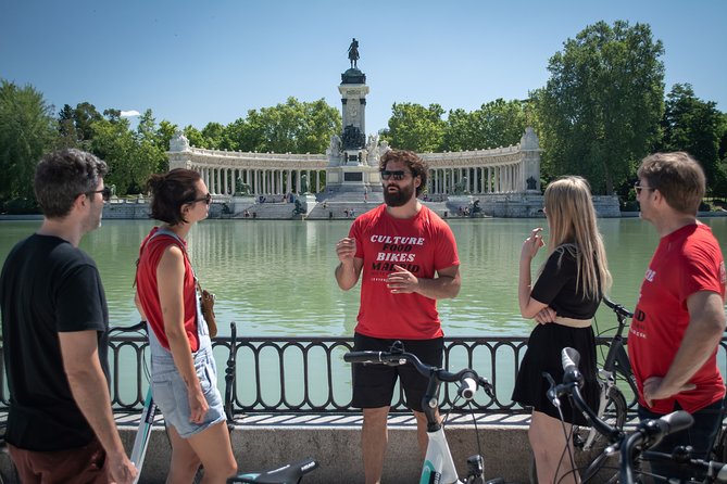 Madrid: 3 hour Guided Highlights Bike Tour with Optional Tapas - Starting at C. del Espejo: easy meet-up, quick gear-up