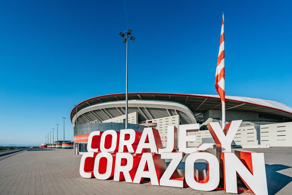 Madrid: Atlético de Madrid Stadium Entry - Pitch-tunnel moments: dressing rooms, press areas, and the walk onto the grass