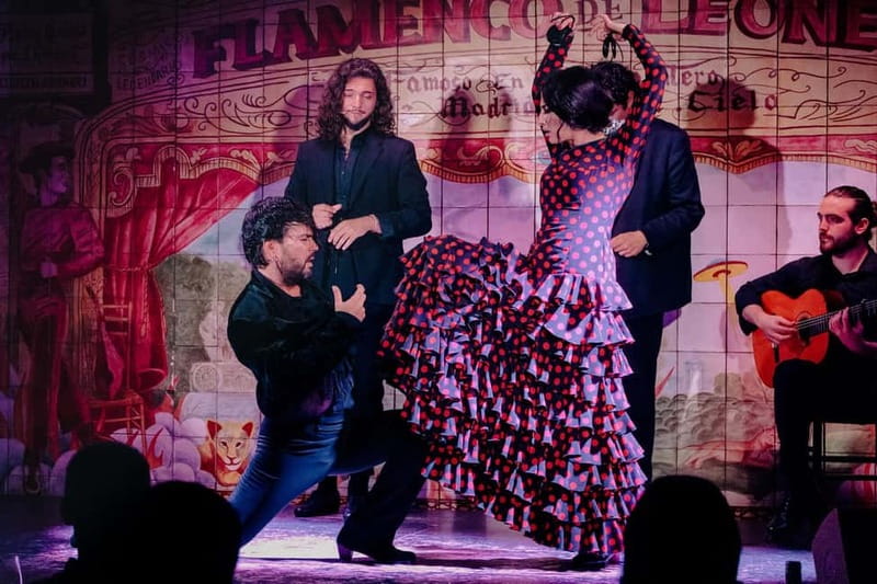 Madrid: Authentic Flamenco at Flamenco de Leones with drink - What intimacy changes: emotion lands faster