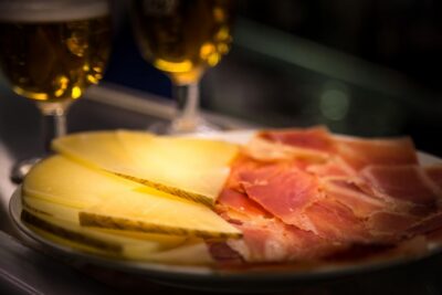Madrid: Authentic Tapas Evening Tour with a side of History - Walking the old quarter: how the history fits without slowing dinner