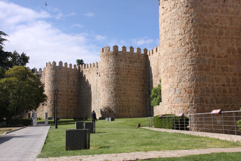 Madrid: Avila and Segovia Day Trip with Tickets to Monuments - What you’re really buying with a 9-hour Ávila and Segovia tour from Madrid
