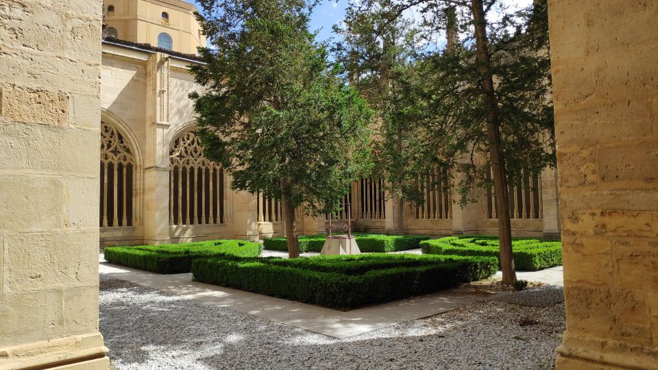 Madrid: Avila and Segovia Day Trip with Tickets to Monuments - Ávila Cathedral and the big religious stories behind the stone