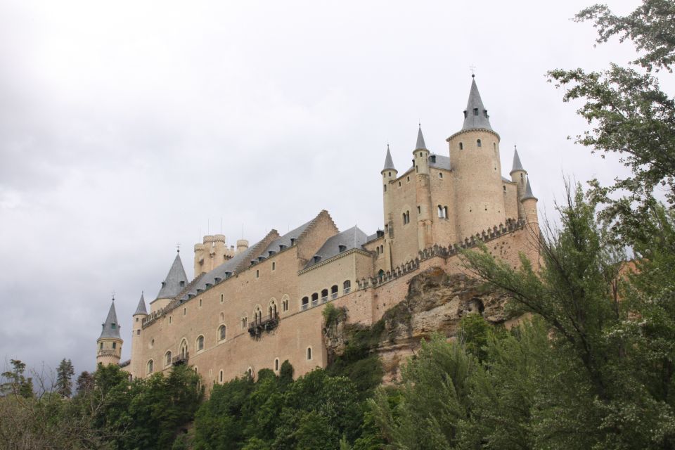 Madrid: Avila and Segovia Day Trip with Tickets to Monuments - San Bernardo meet-up, then straight into a comfortable rhythm