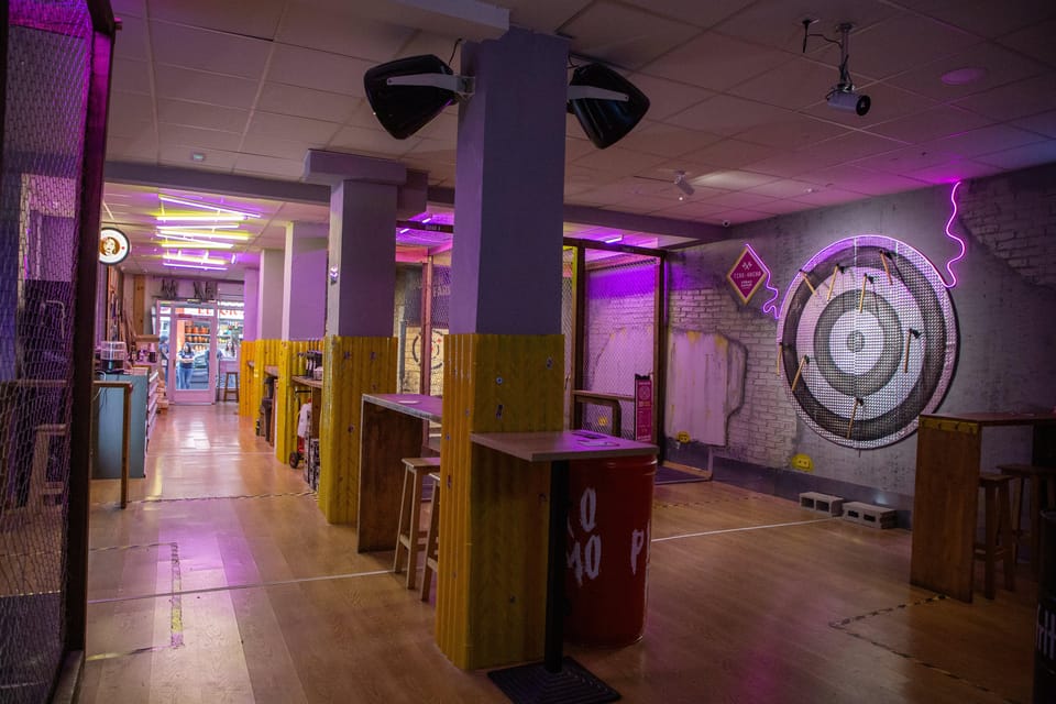 Madrid: Axe Throwing Challenge - From Technique to Competition: Practice, Challenges, and Gifts