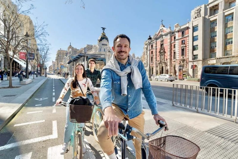 Madrid by bike + PhotoShooting - The Route: Gran Vía to the Royal Palace (Stop by Stop)