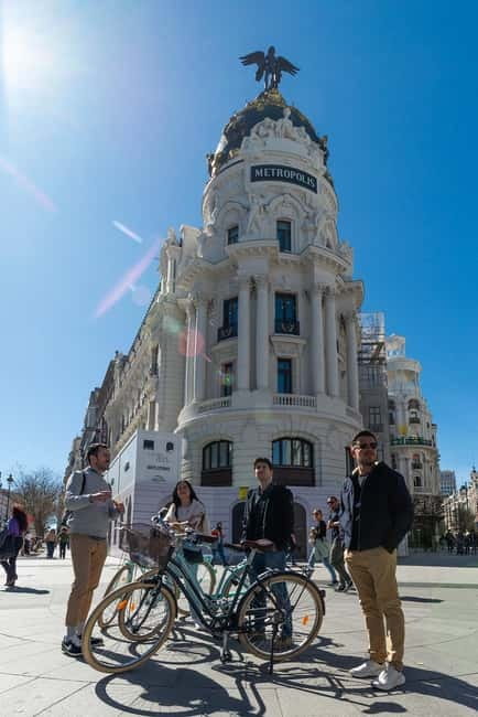 Madrid by bike + PhotoShooting - Meeting at C. de Valverde 10 and Getting Rolling