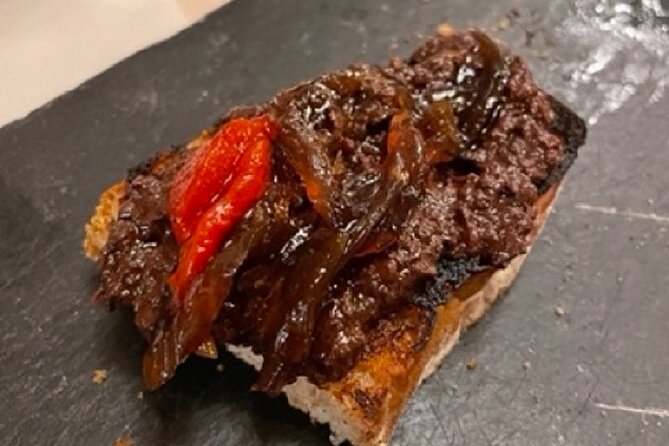 Madrid by Night Small Group Tour: Stories, Sights and Tapas Bites - Key things I’d bet on before you book