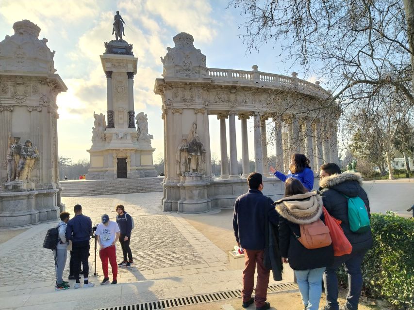 Madrid: Cibeles Rooftop & Retiro Park Guided Walking Tour - Why Cibeles + Retiro fits together so well