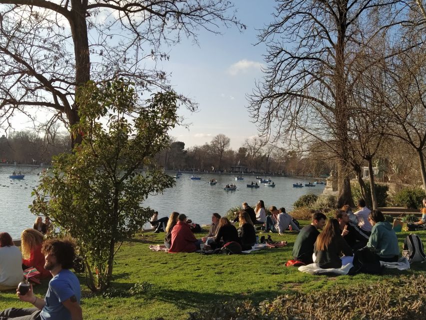 Madrid: Cibeles Rooftop & Retiro Park Guided Walking Tour - Time to relax inside the park after the guide
