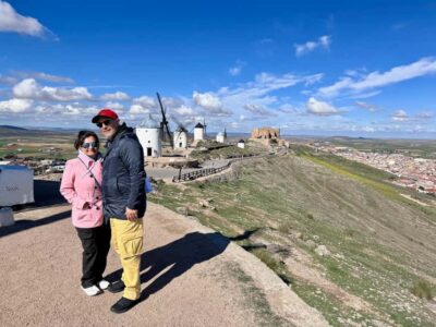 Madrid: Consuegra Molinos del Quixote Tour - Plaza de España Stop: A Quick Breather for Breakfast or People-Watching