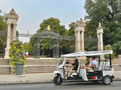 Madrid: Discover the City by Private Electric Tuk Tuk - Getting on board: meeting point, timing, and how long you’ll ride