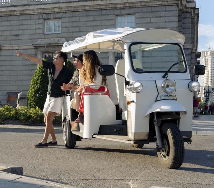 Madrid: Eco-Friendly, Private, and Unique Tuk Tuk Experience - Photo Stops and Timing: How to Use Those 2–5 Minutes Well