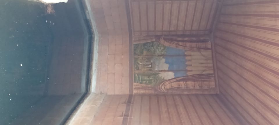 Madrid: El Capricho Park Tour - The Bee House: A Quieter Stop That Adds Character