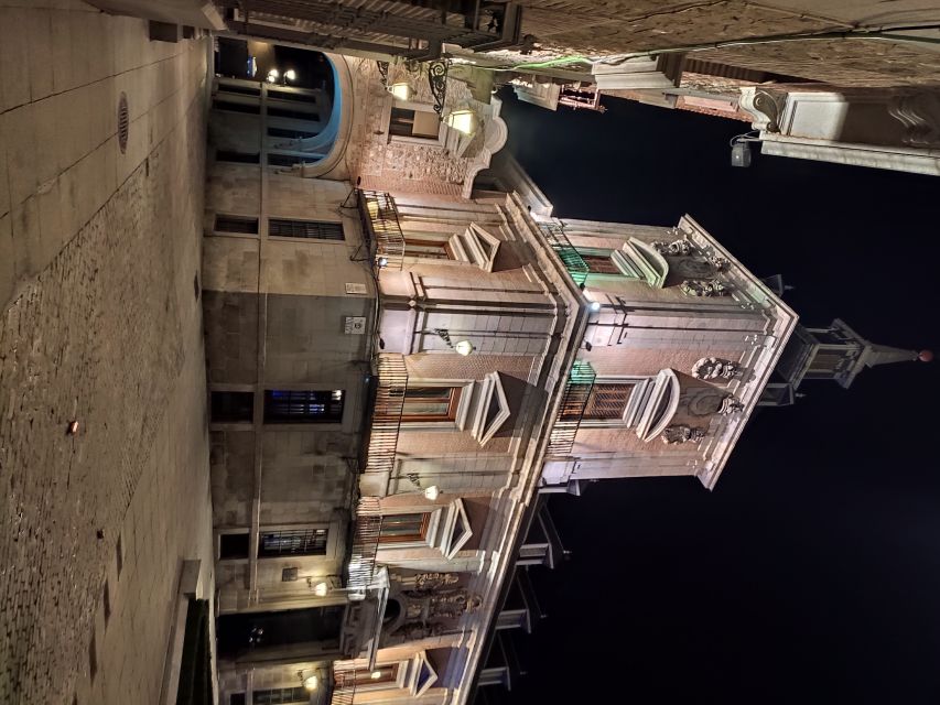 Madrid: Enchanted Evening Walking Tour in Spanish - Price and Value: Getting a Legend-Packed 2 Hours for $14