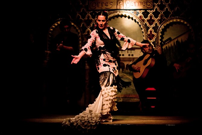 Madrid: Flamenco Show with Tapas or Drink in Tablao Las Tablas - The one-hour flamenco program: singing, guitar, and dance in one tight arc