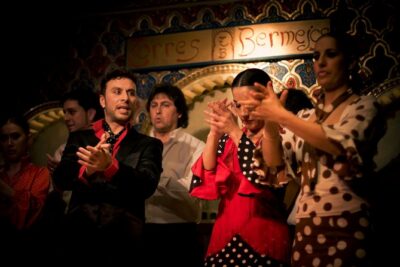 Madrid: Flamenco Show with Tapas or Drink in Tablao Las Tablas - Tapas and drinks before the performance: where value can swing