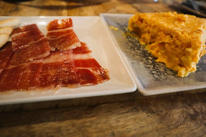 Madrid Food Tasting Tour of Hidden Gems (Small Groups) - Cava de San Miguel Stop: Champiñones a la Madrileña and Sangria