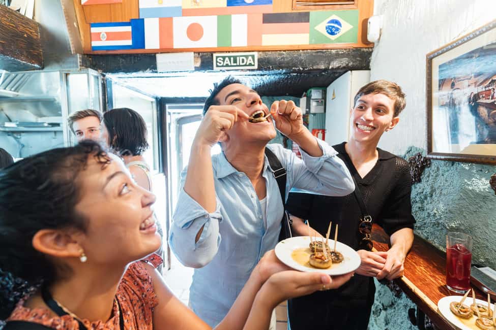 Madrid: Food Walking Tour with Drink and Local Guide - A tapas walking tour that actually makes sense in Madrid