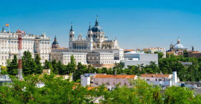 Madrid: Guided Highlights Walking Tour - Start at El Oso y el Madroño in Puerta del Sol