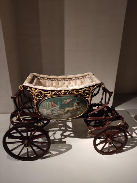 Madrid: Guided Tour of the Royal Collections Gallery - Trastámara era: Queen Elizabeth I and the power of portraiture