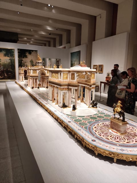 Madrid: Guided Tour of the Royal Collections Gallery - The Habsburg level: court display that feels like a stage