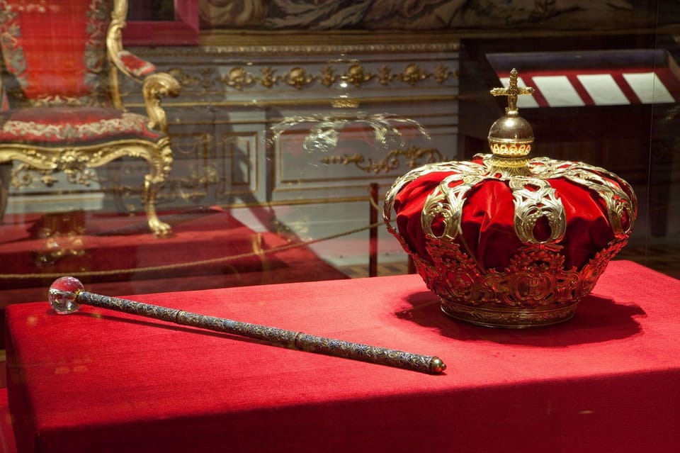 Madrid: Guided Tour of the Royal Palace with Fast Access - Who this tour suits best (and who might not need it)