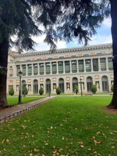 Madrid: guided visit to the Museo del Prado with a native Italian tour guide - Meeting by Goya and getting into the museum fast