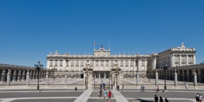 Madrid: Guided Visit to the Royal Palace - Meeting at Isabel II Square and getting to the side entrance fast