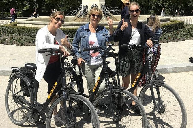 Madrid Highlights by Bike - Meeting point: start where the city is already alive