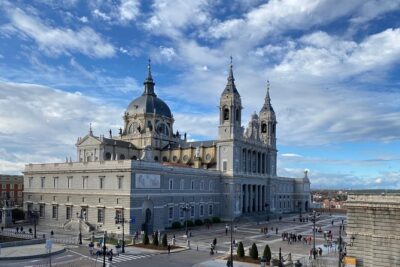 Madrid Historic with an architect : Arabs, Austrias and Bourbons - Teatro Real: Opera architecture and public prestige