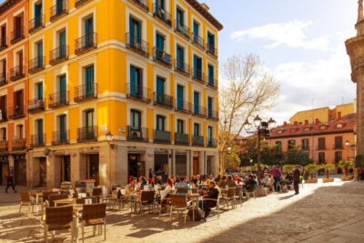 Madrid: Historical Center 2.5-Hour Guided Walking Tour - Starting in the old heart: getting your bearings around Plaza Mayor