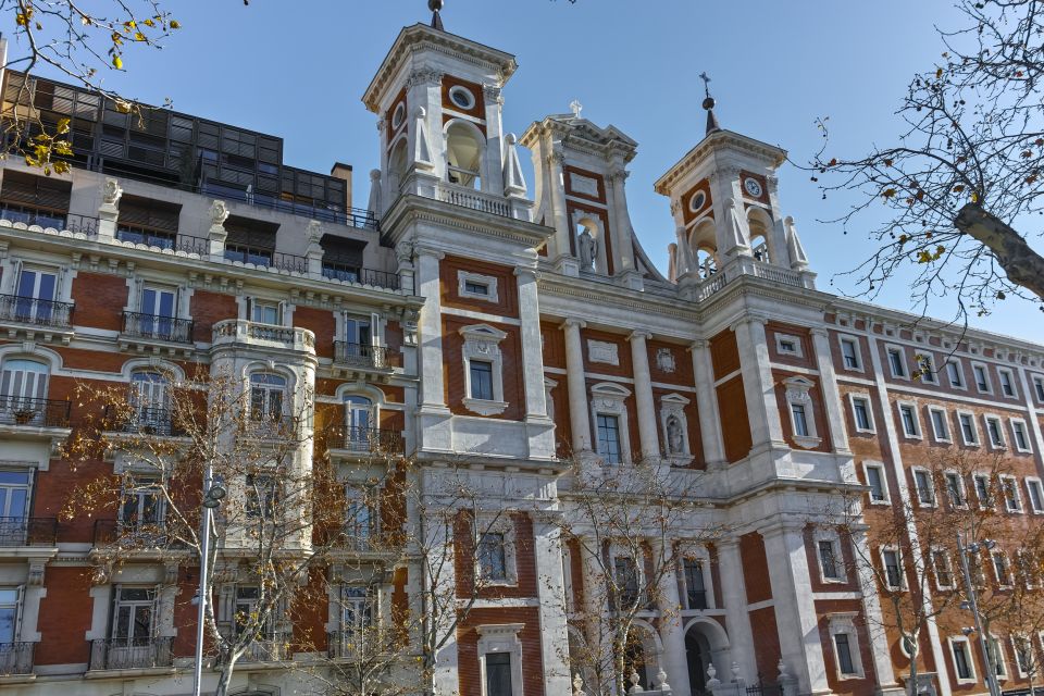 Madrid: Lázaro Galdiano Museum Entry Ticket with Audio Tour - Accessibility and practical comfort