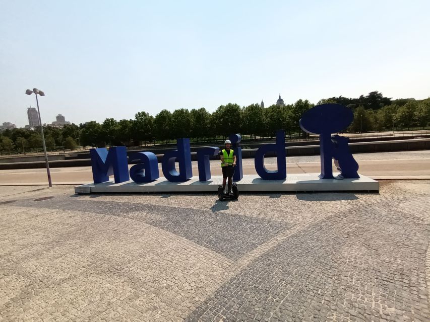 Madrid: Madrid Rio Park Segway Private Tour - The Bridges Are the Real Teachers