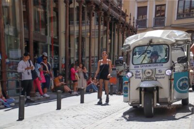 Madrid: Make your own 60 minutes tuk tuk tour - A 1-hour loop idea: from Puerta del Sol to Retiro Park