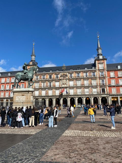 Madrid: Monastery of Descalzas Reales Tour with Tickets - The guided hour inside: staircase murals, chapels, and the choir