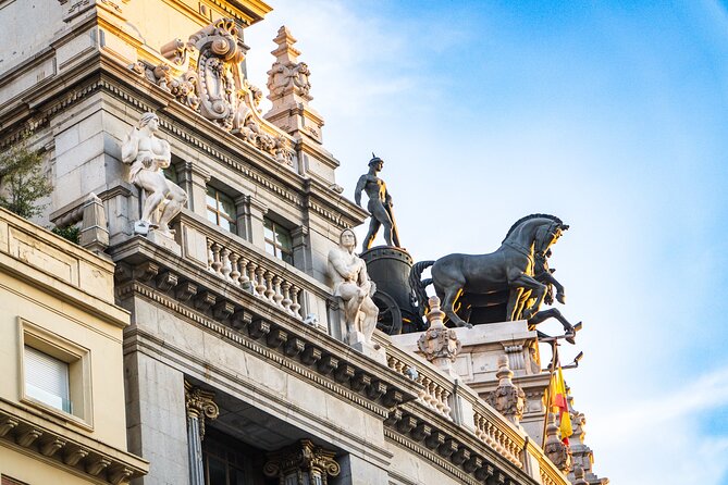 Madrid Monumental and Retiro Park : Gran Vía, Cibeles and more - The start at Puerta del Sol: symbols, Km 0, and street-level power