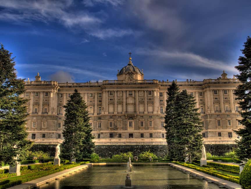 Madrid Must-see with Atardeder at the Debod Temple - Teatro Real exterior viewing: why the starting monument matters