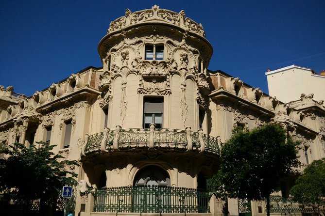 Madrid off the Beaten Path: Private Walking Tour (Customizable) - Gran Vía in 20 Minutes: A Quick Architecture Snapshot