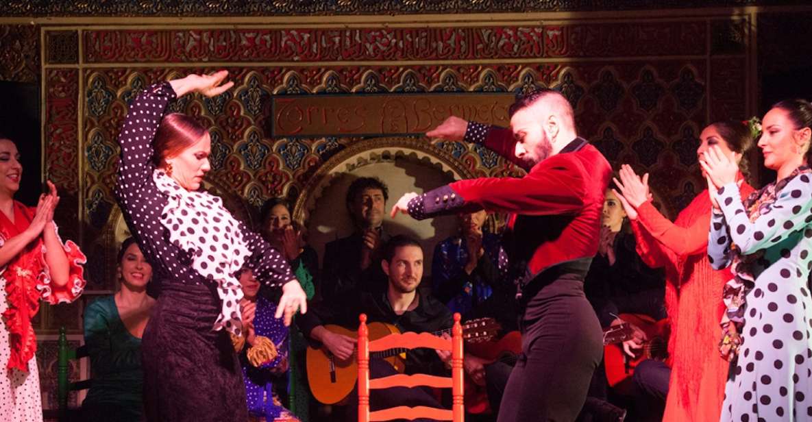 Madrid: Old Town Walking Tour and Flamenco Show - Nighttime Madrid on foot: why this format works