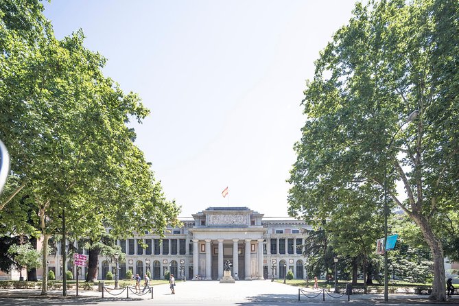 Madrid Panoramic Sightseeing Guided Tour - Royal Palace viewpoints, Manzanares River, and Almudena Cathedral