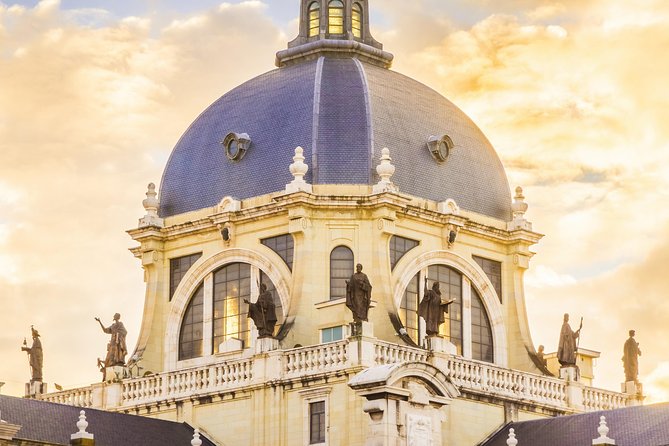 Madrid Panoramic Sightseeing Guided Tour - Plaza Mayor and Plaza de la Villa: baroque meets renaissance at street level