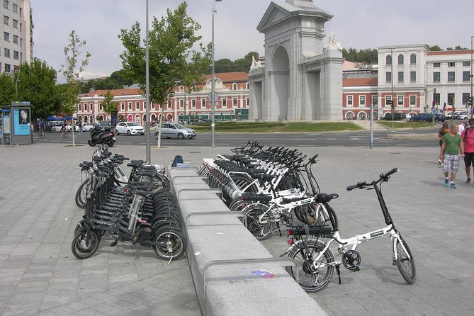 Madrid Parks Bike or e-bike Tour: Riverside & Casa de Campo - Parque Madrid Río: the river park that changed the city feel