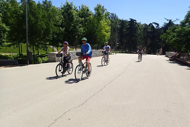 Madrid Parks & Riverside Bike Tour - Madrid parks and river: the fast way to see a quieter side