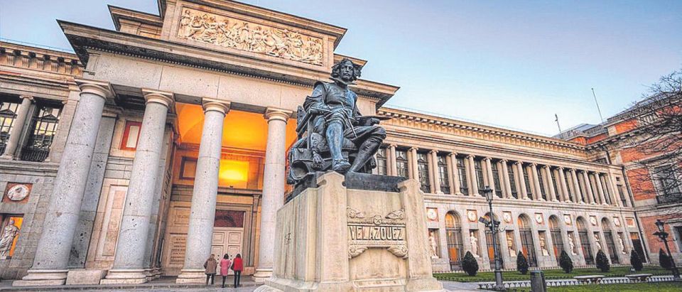 Madrid: Prado Museum Guided Tour with Ticket - Goya’s royal portraits: a shift in Spanish painting