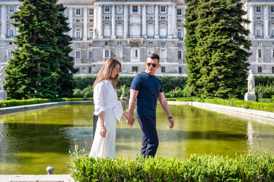 Madrid: Private Photoshoot with a Professional Photographer - Royal Palace of Madrid stop: royal-looking photos without the full day commitment