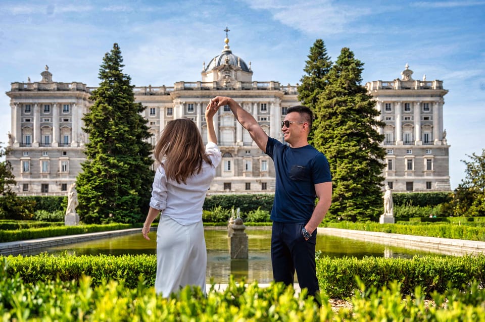 Madrid: Private Photoshoot with a Professional Photographer - Price and value: when $235 per group makes sense